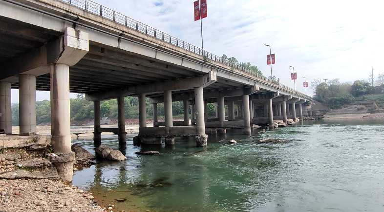  视觉侵犯：当个人习惯挑战城市文明的底线 情感心理