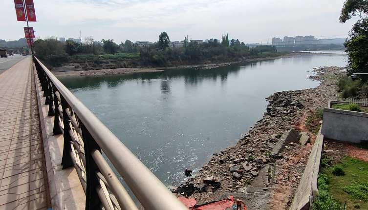  视觉侵犯：当个人习惯挑战城市文明的底线 情感心理