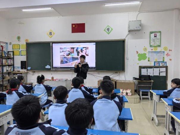  山里孩子的光影奇遇记：当千年皮影艺术照亮乡村课堂 文化旅游