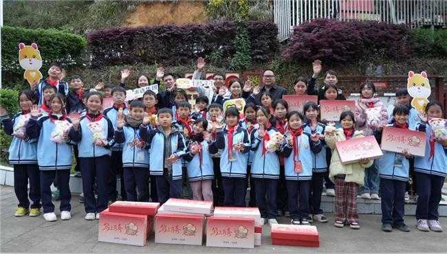  山里孩子的光影奇遇记：当千年皮影艺术照亮乡村课堂 文化旅游