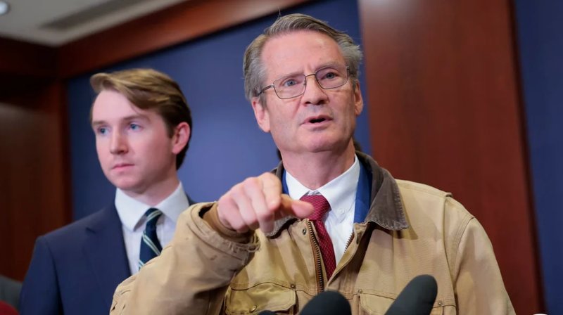  机密简报背后的技术真相：外星议题如何撕裂美国政治信任体系 新闻