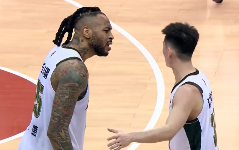  【战术拆解】刘维伟的“断舍离”：顶薪球员边缘化背后的冠军思维 体育新闻