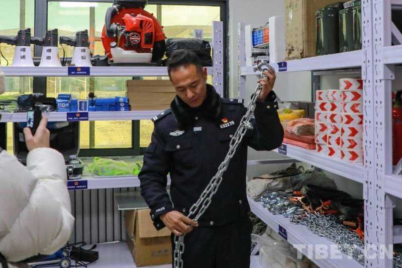  【高原救援技术解密】唐古拉山交警如何与死神赛跑：1036天值守背后的应急体系 新闻 【高原救援技术解密】唐古拉山交警如何与死神赛跑：1036天值守背后的应急体系 新闻