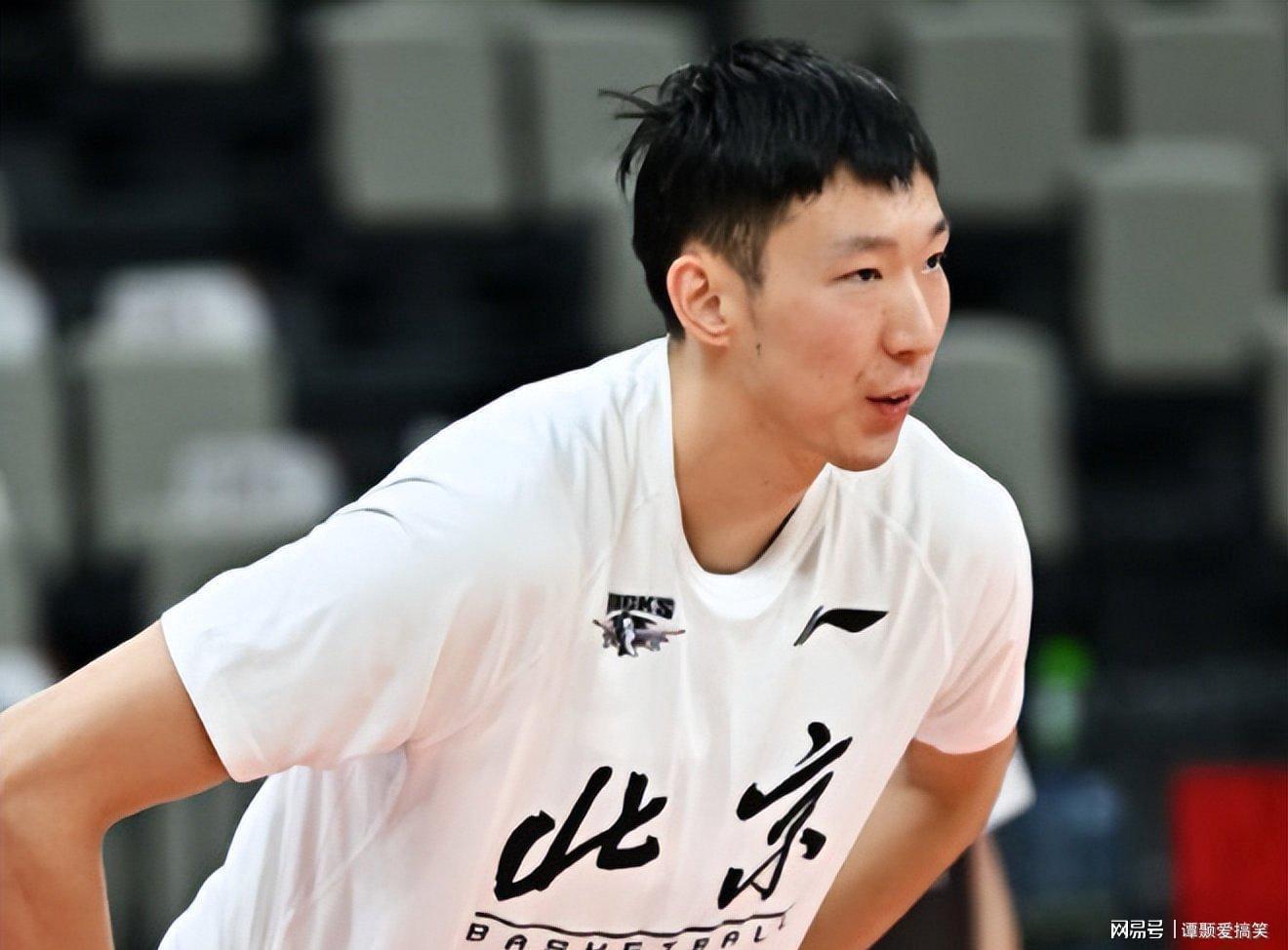  【外援缺阵深度解析】上海双塔伤退背后的战术困局与破局思路 体育新闻