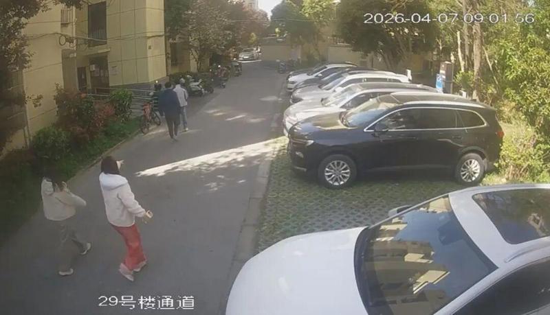  一场清晨的火灾，8分钟改变了一切：这个小区凭什么能全身而退？ 新闻
