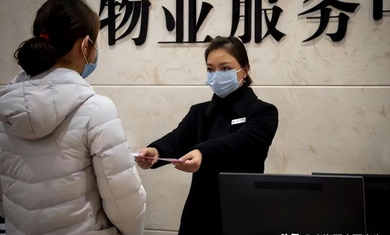 从“现金奶牛”到“烫手山芋”：物业行业十年剧变的深层逻辑 房产家居